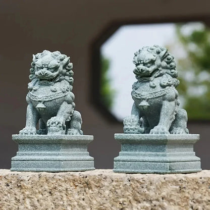 A pair of lucky and wealthy stone carvings of lions, Chinese feng shui qilin ornaments, home bar ornaments, desktop mascots