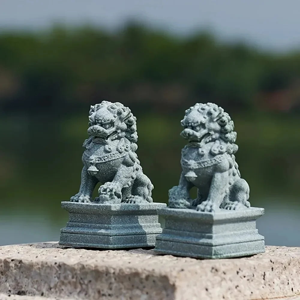 A pair of lucky and wealthy stone carvings of lions, Chinese feng shui qilin ornaments, home bar ornaments, desktop mascots
