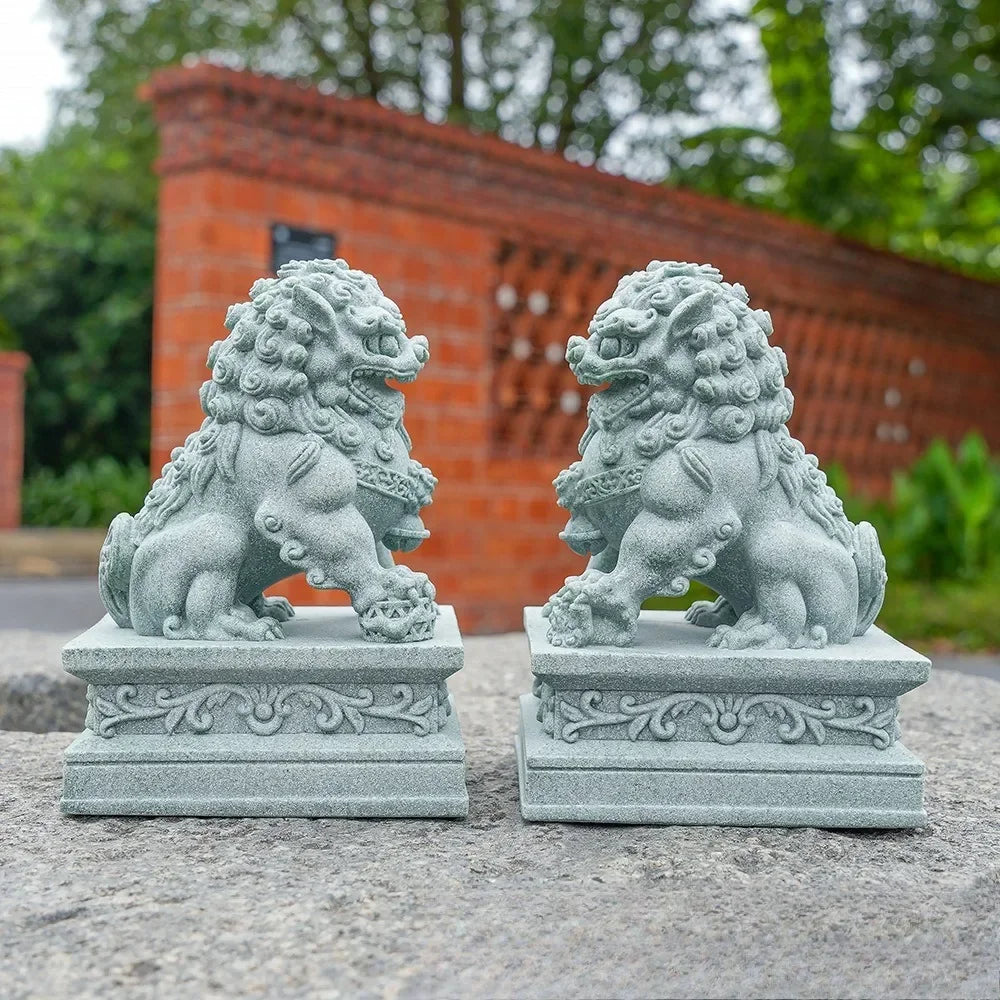 A pair of lucky and wealthy stone carvings of lions, Chinese feng shui qilin ornaments, home bar ornaments, desktop mascots