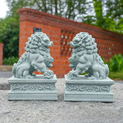 A pair of lucky and wealthy stone carvings of lions, Chinese feng shui qilin ornaments, home bar ornaments, desktop mascots